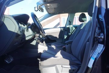 Volkswagen Golf - 10