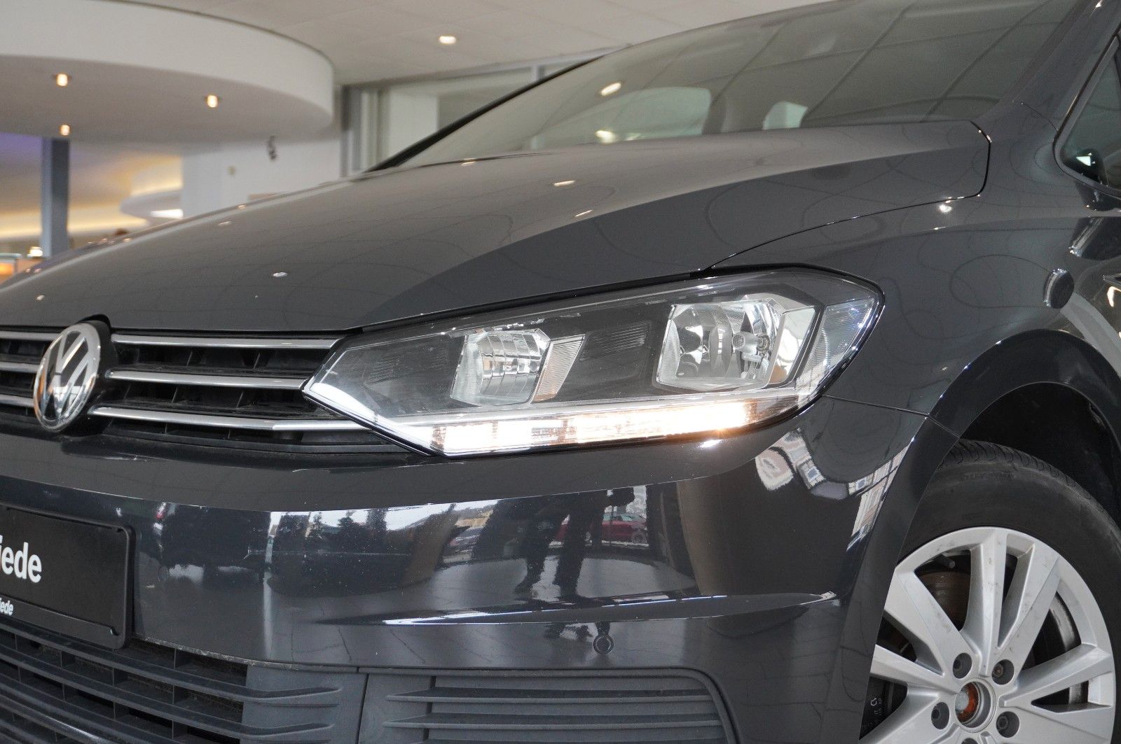 Fahrzeugabbildung Volkswagen Touran 2.0 TDI COMFORTLINE KLIMA/PDC/USB/ALU/BT