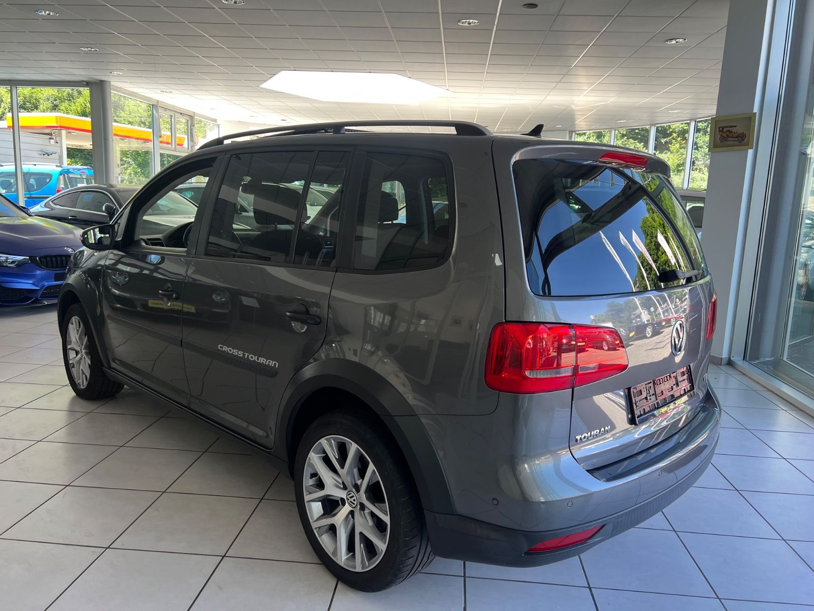 Fahrzeugabbildung Volkswagen Touran 1.4TSI CrossTouran * 7.Sitzer*PANO*KAMERA