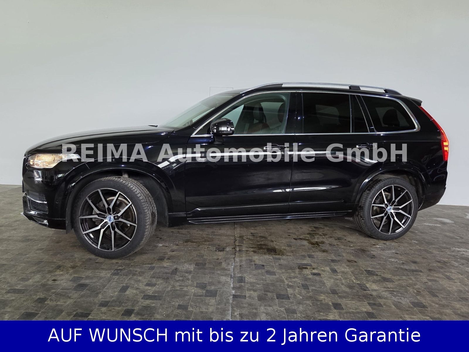 Fahrzeugabbildung Volvo XC 90 2,0 D Momentum AWD, 7 Sitzer, ACC