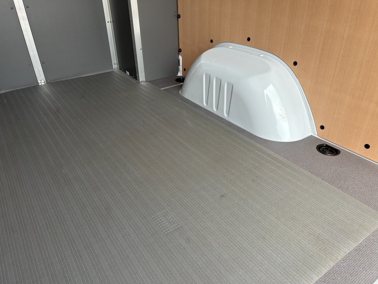 Fahrzeugabbildung Mercedes-Benz Sprinter319 Kasten/Mixto 4x4 PRO Hoch AHK Standh