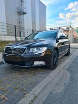 Skoda Superb Laurin&Klement  - Skoda Superb mit Diesel-Antrieb: Kombi, Laurin Klement