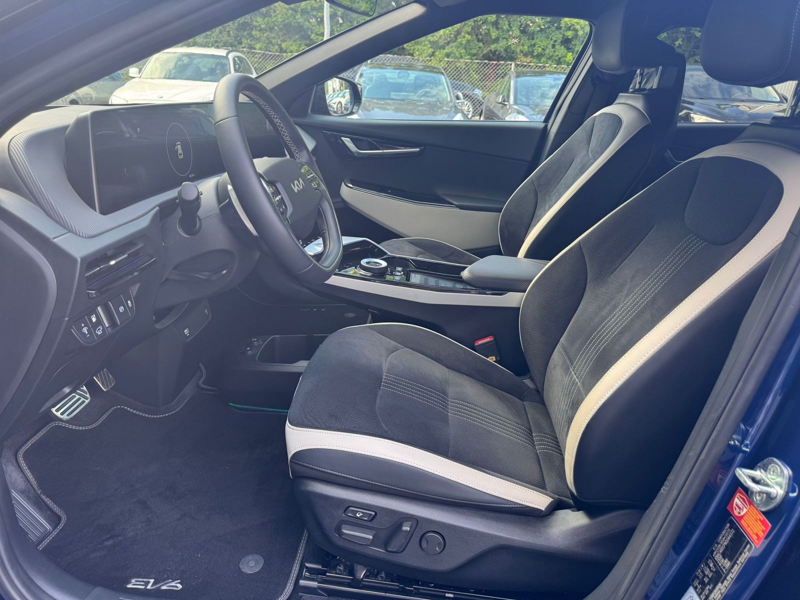 Fahrzeugabbildung Kia EV6 GT-Line 4WD WERKSGA+MEMO+DAB+HEAD+ACC+360°