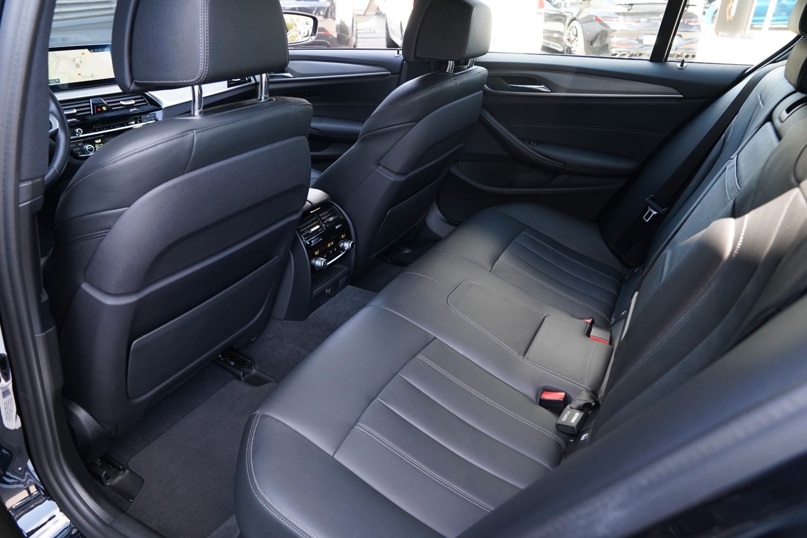 BMW 540 i M Sport Navi Prof-LED-360-Komf Sitz- HiFi foto 17
