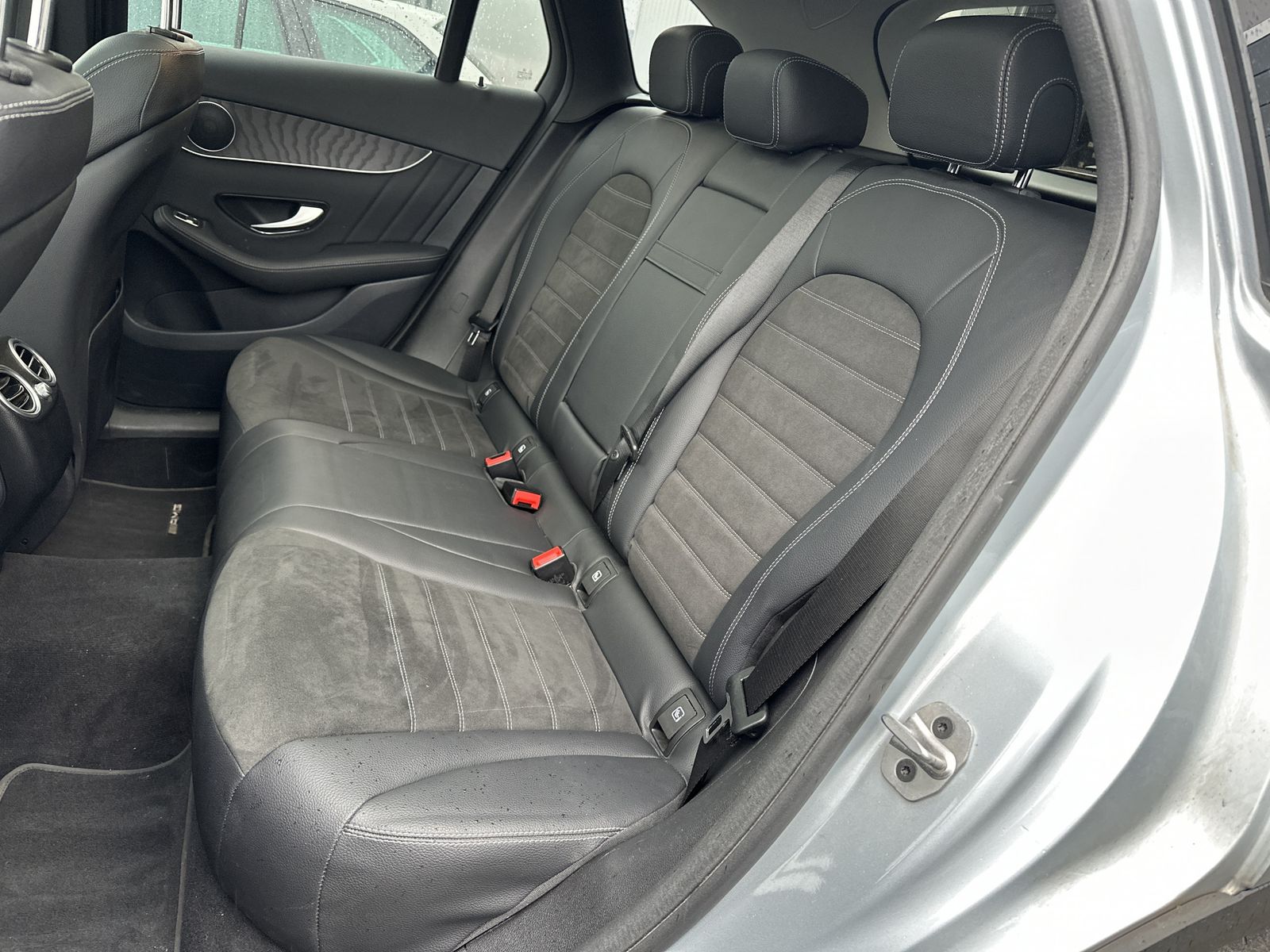 Fahrzeugabbildung Mercedes-Benz GLC 300de 4Matic AMG-Line NAV+LED+AHK+PANO+19ZO