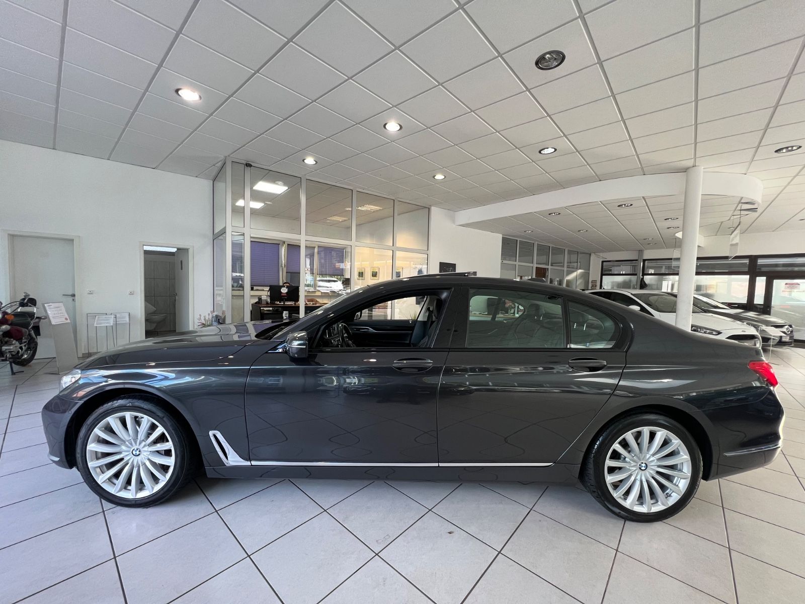 Fahrzeugabbildung BMW 740 d xDrive * SITZBELÜFTUNG*MASSAGE*360 KAMERA*