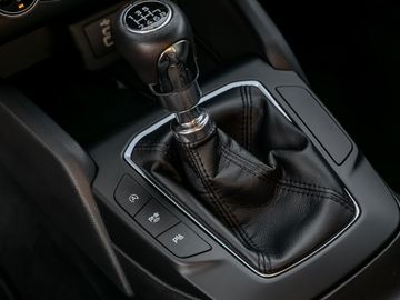 Ford Focus Turnier 1.0 Titanium Kamera Navi LED