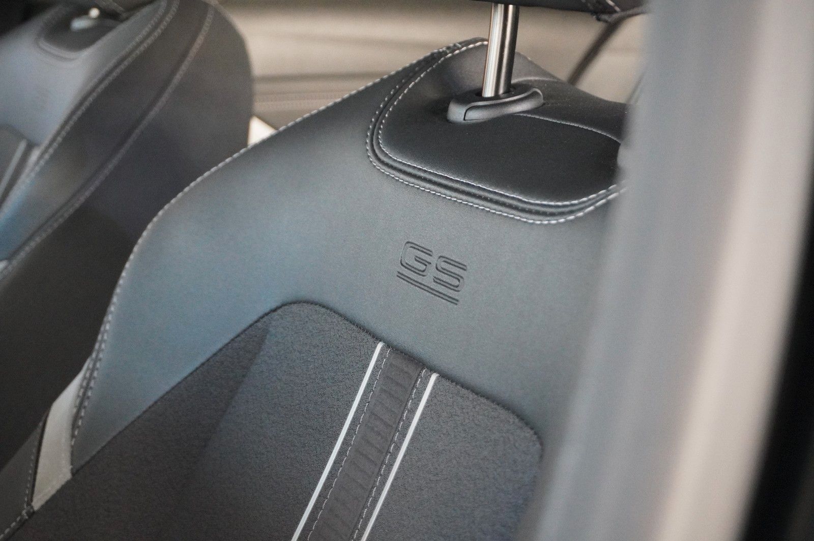 Fahrzeugabbildung Opel Astra L ST 1.2T GS SPORT NAVI/LED/360°/SPORT/DAB