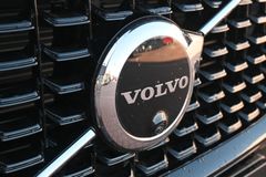 Fahrzeugabbildung Volvo XC60 B4 D AWD R-Design*STDHZG*360°*H&K*