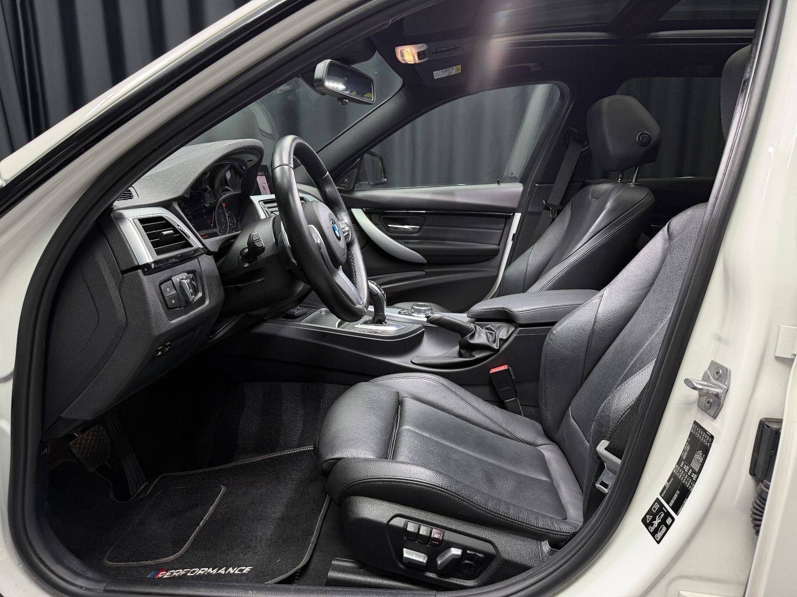 Fahrzeugabbildung BMW 340i Touring xDrive M Sport |H/K|HuD|AHK|PANO
