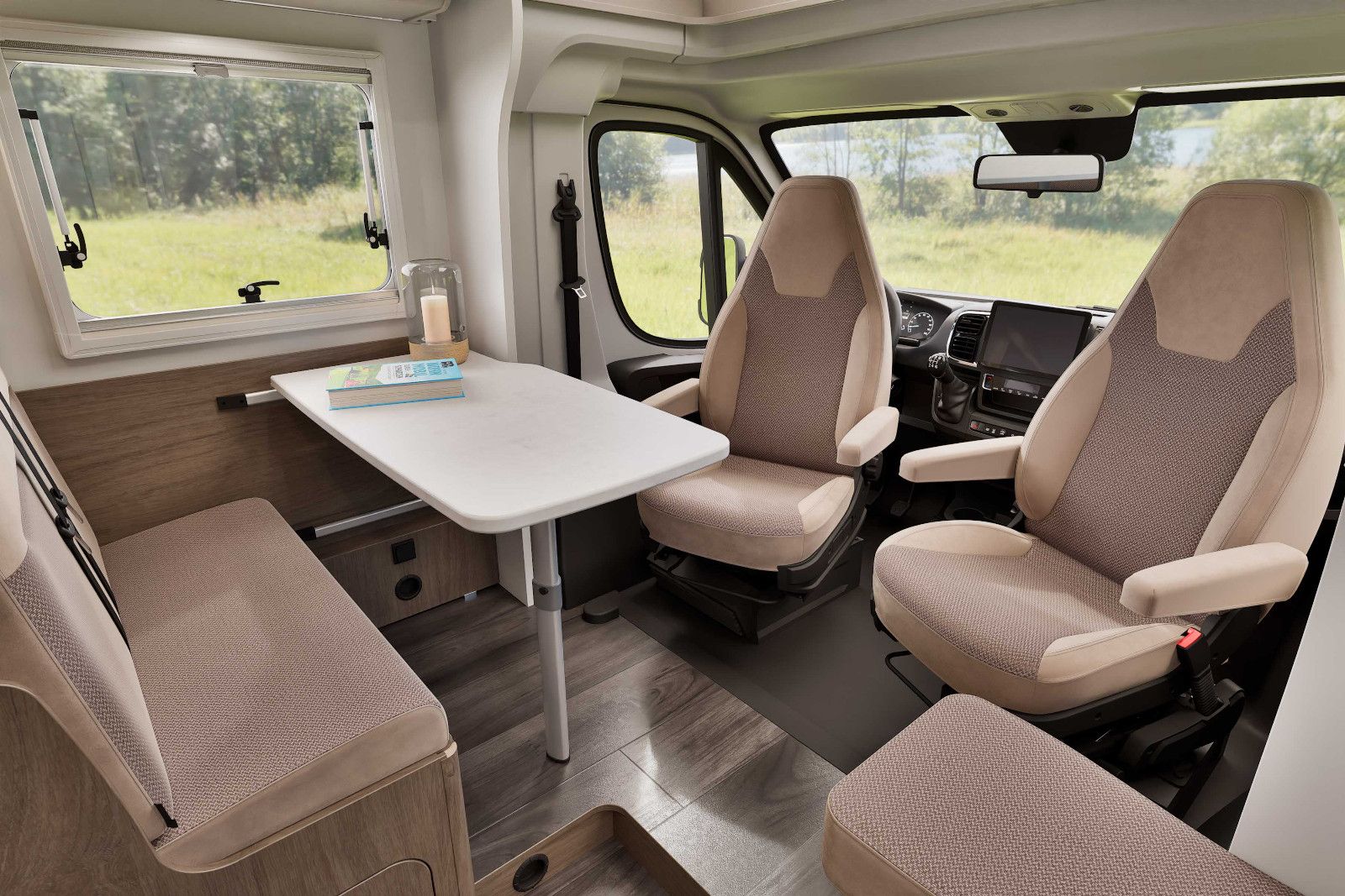 Fahrzeugabbildung Carado T338 Ed26 Ford Trail - Sie paren über 9.225€