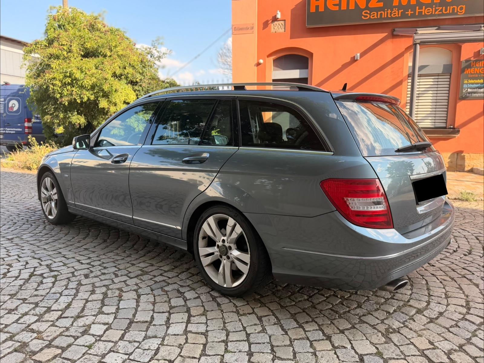 Mercedes-Benz C350 2011 — photo 6