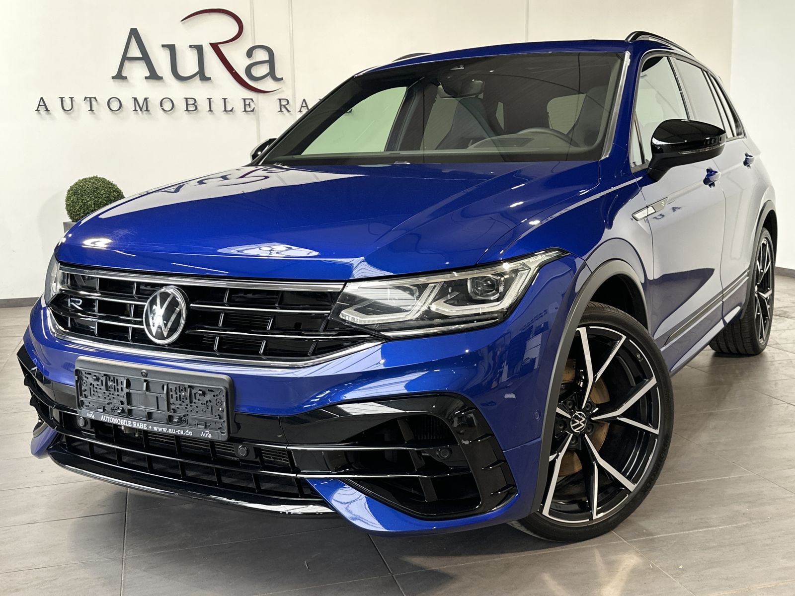Fahrzeugabbildung Volkswagen Tiguan R 4M NAV+MATRIX+PANO+AHK+ACC+KAMERA+21ZO