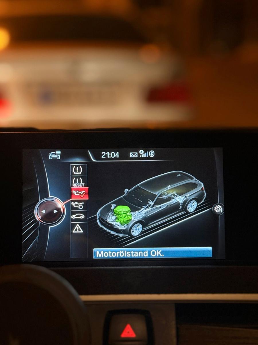 BMW 318 2014 — photo 11