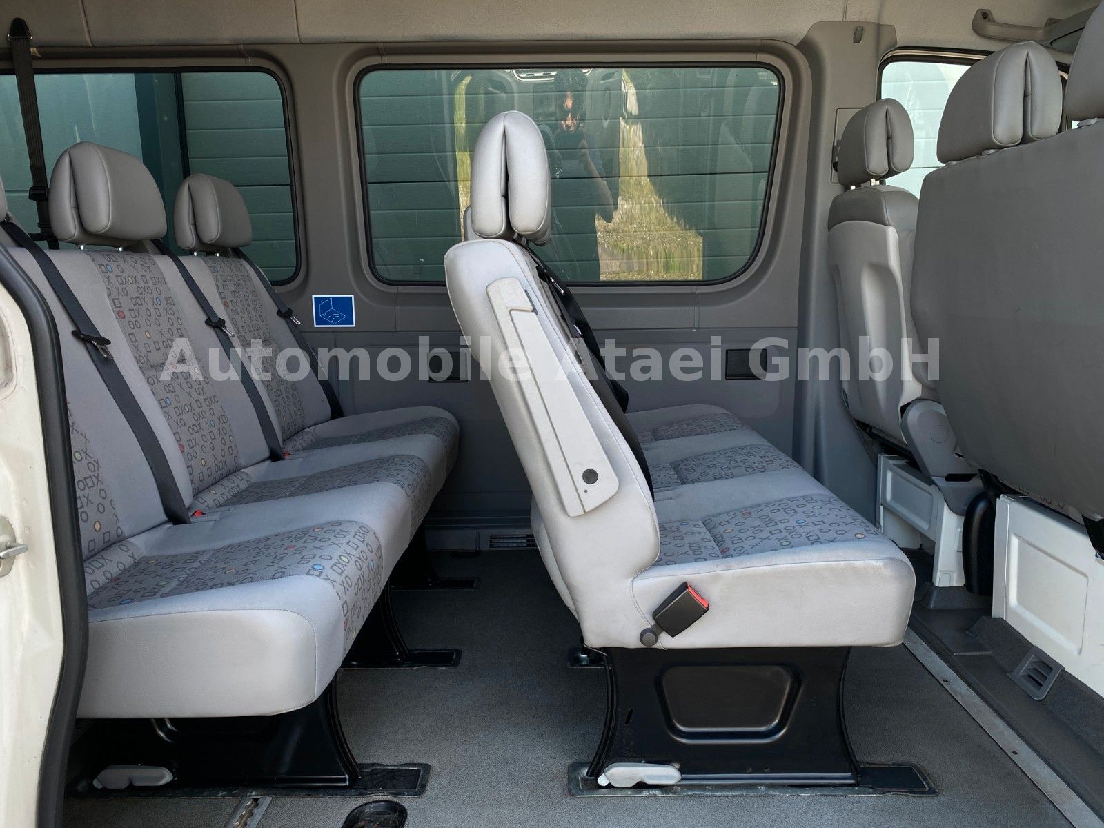 Fahrzeugabbildung Volkswagen Crafter Kombi 35 *Rollstuhl-Lift* STANDHZG 2833