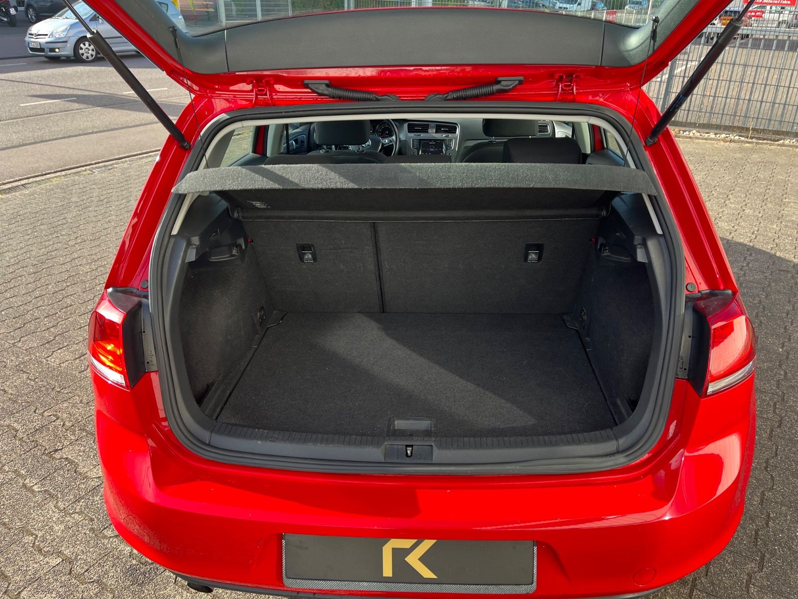 Vw Golf VII Lim. Trendline BMT TÜV & Inspektion neu – Bild 9