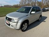 Suzuki Grand Vitara 2.0 Club*Automatik*4x4* - Suzuki Grand Vitara Club mit Benzin-Antrieb
