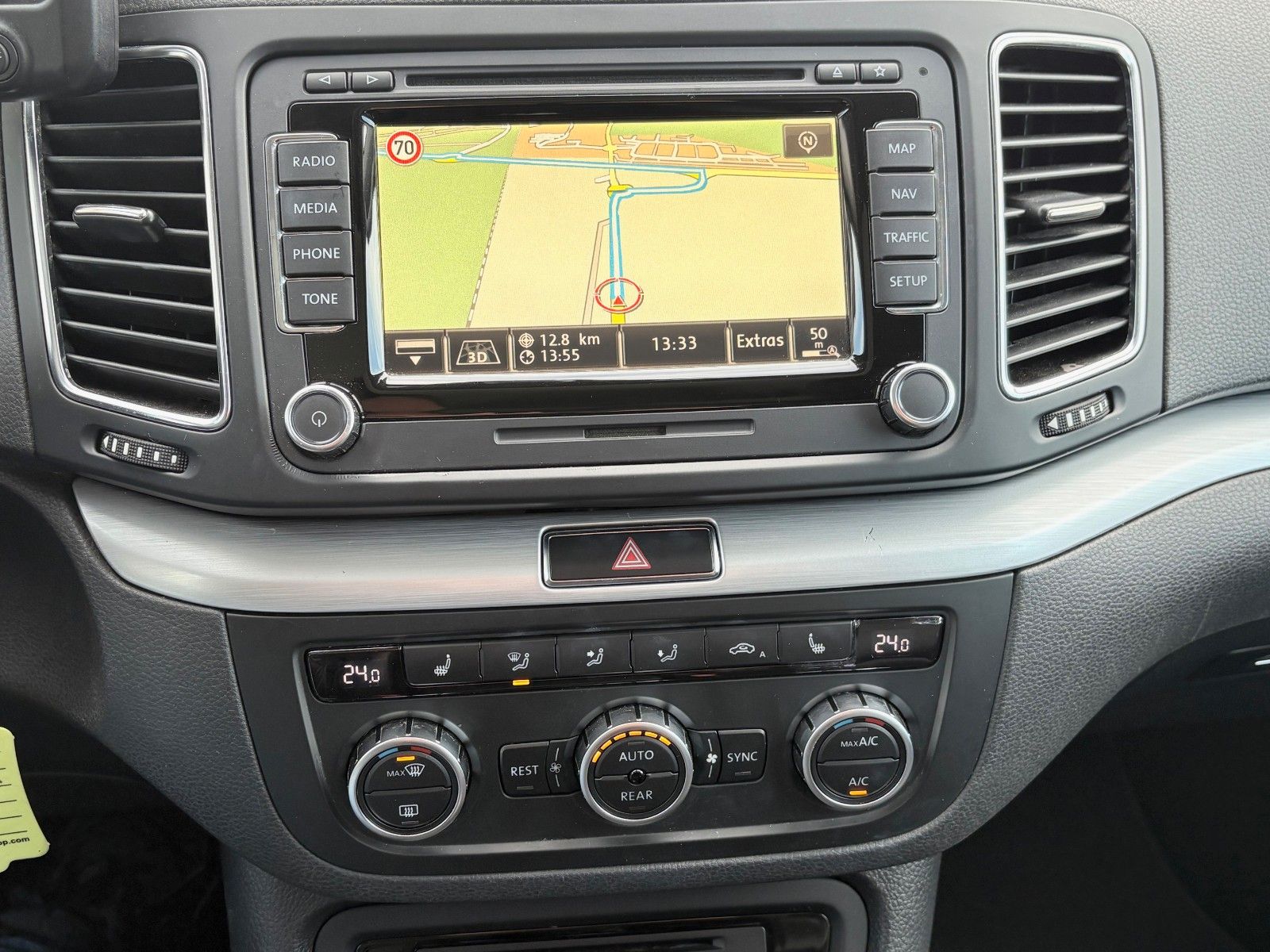 Fahrzeugabbildung Volkswagen Sharan HIGHLINE 7-SITZER Navi Leder Kamera SPORT