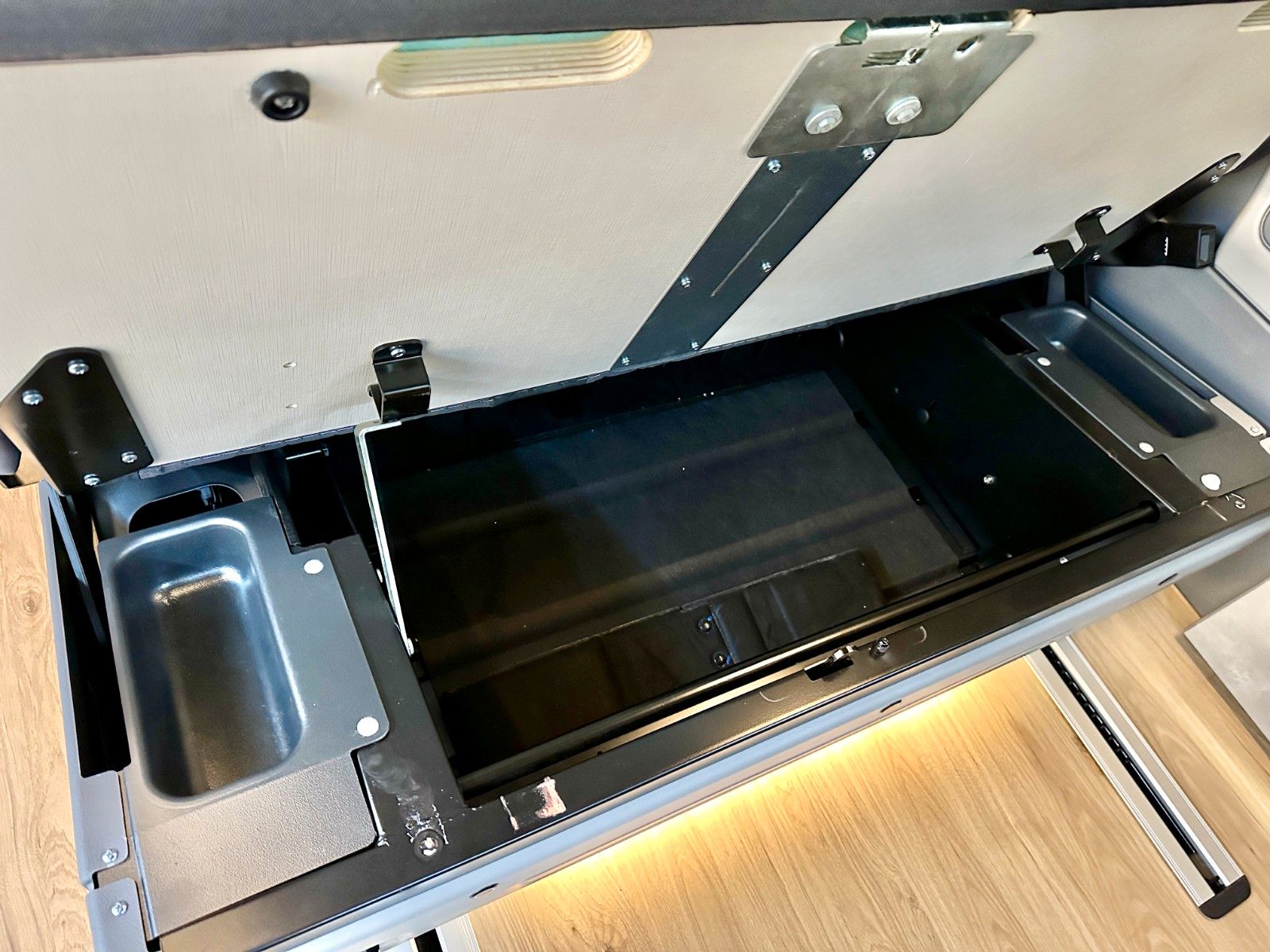 Vehicle image Ford Nugget L2 Titanium AD | New model V710