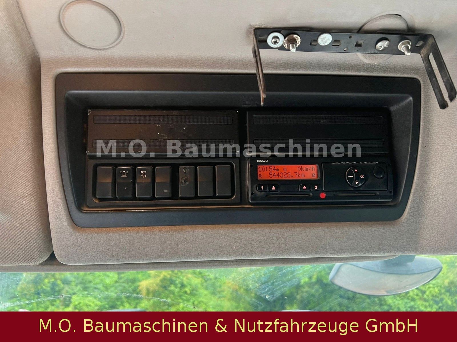 Fahrzeugabbildung Renault Kerax 450.32 / 8x4 / Bordmatik / Blatt/Blatt