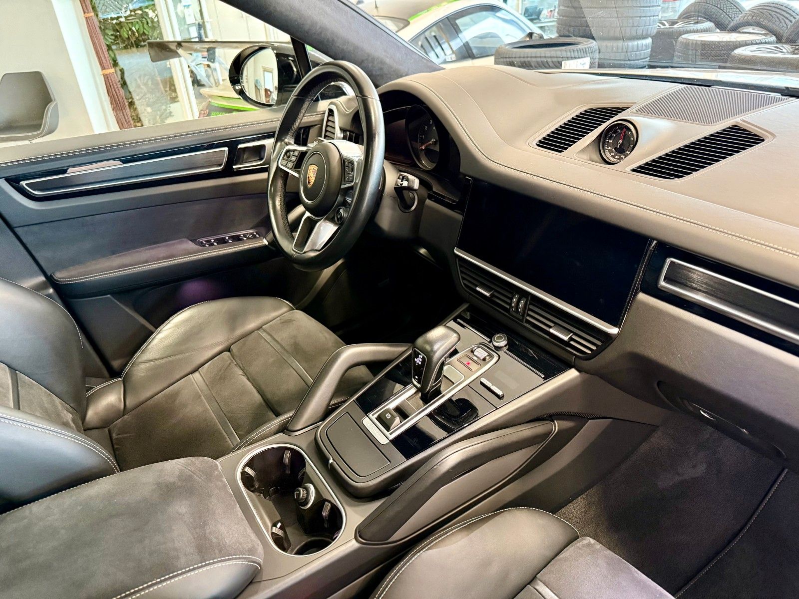 Fahrzeugabbildung Porsche Cayenne Coupe GTS AHK/ACC/HeadUp/22Zoll