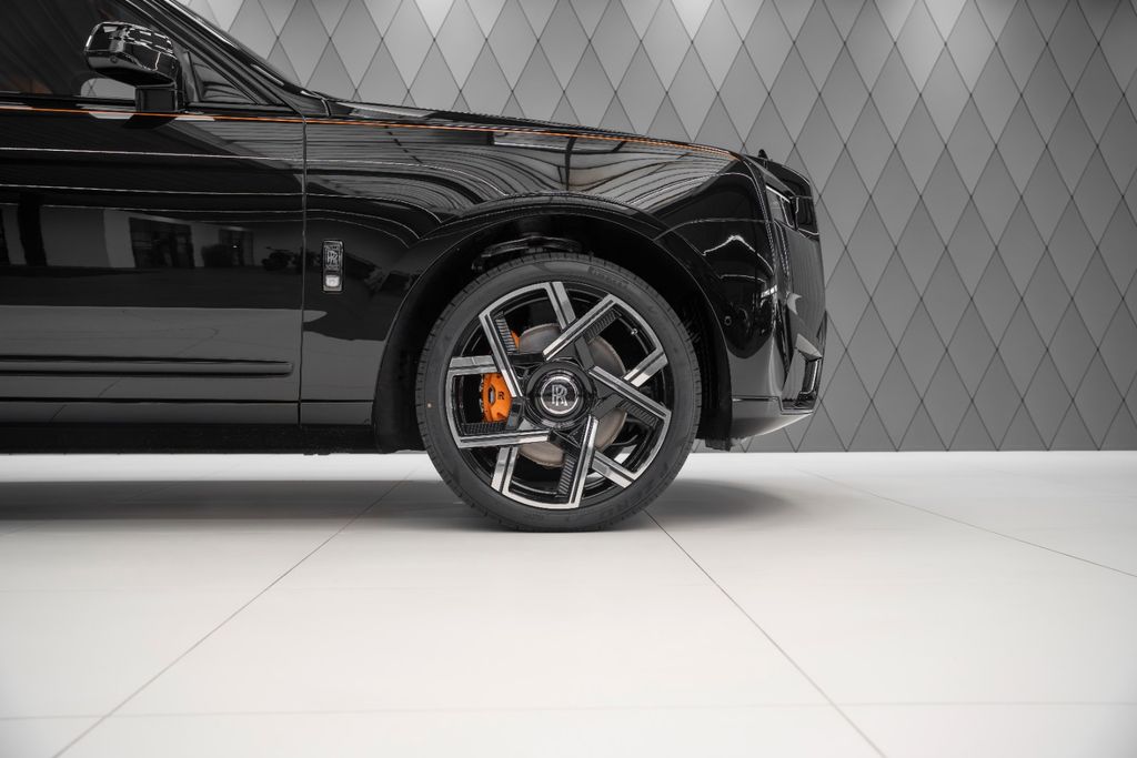 Cullinan BLACK BADGE 2026 BLACK/ORANGE 4 SEATS - Bild 7