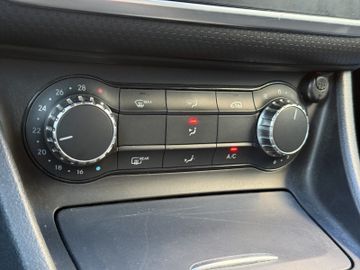 Mercedes-Benz A 220 d Urban*SPORT*NAVI*APPLE*KAMERA*1.HAND