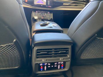 Audi Q8 - 10