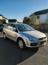Ford Focus Turnier 1.6| TÜV Neu - Ford Focus aus 2001: 1.6