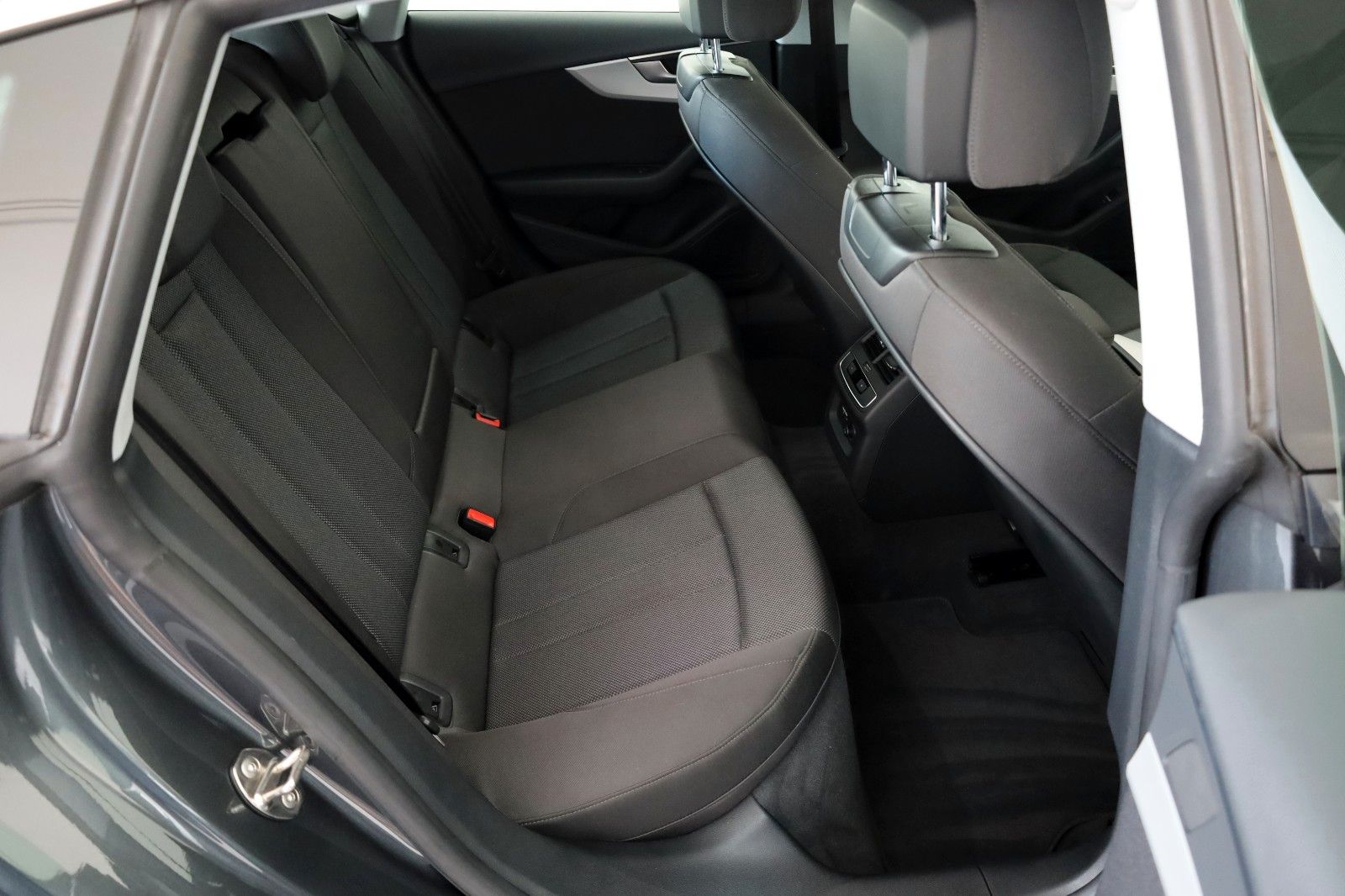 Fahrzeugabbildung Audi A5 Sportback 35 TFSI S line, Navi,LED,SH,Kamera