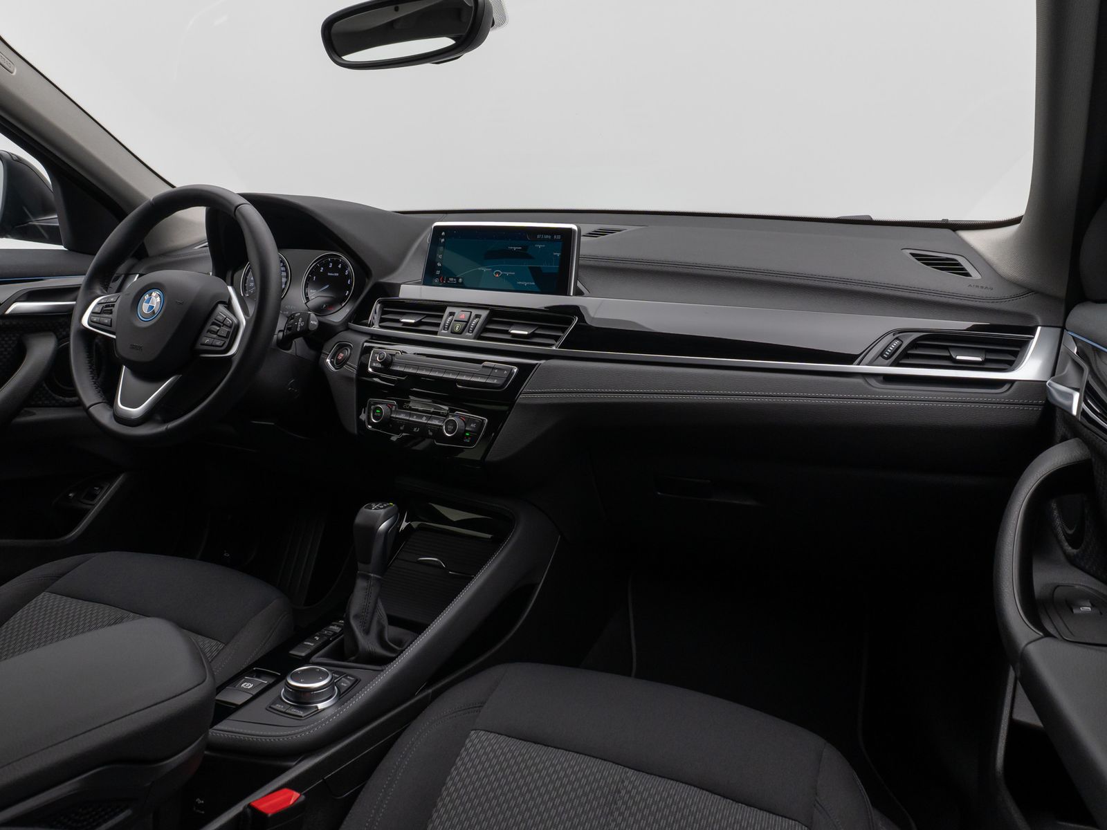Fahrzeugabbildung BMW X2 xD25e Advantage Stop&Go ParkAss DAB LED Navi