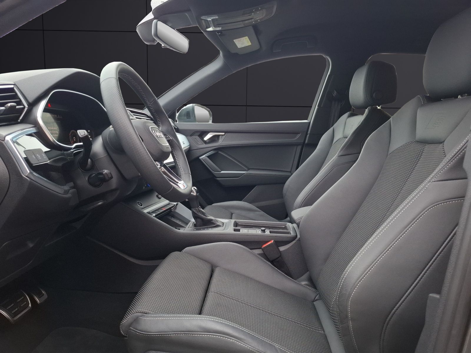 Fahrzeugabbildung Audi Q3 40 TFSI S-line quattro S-tronic LED AHK Navi