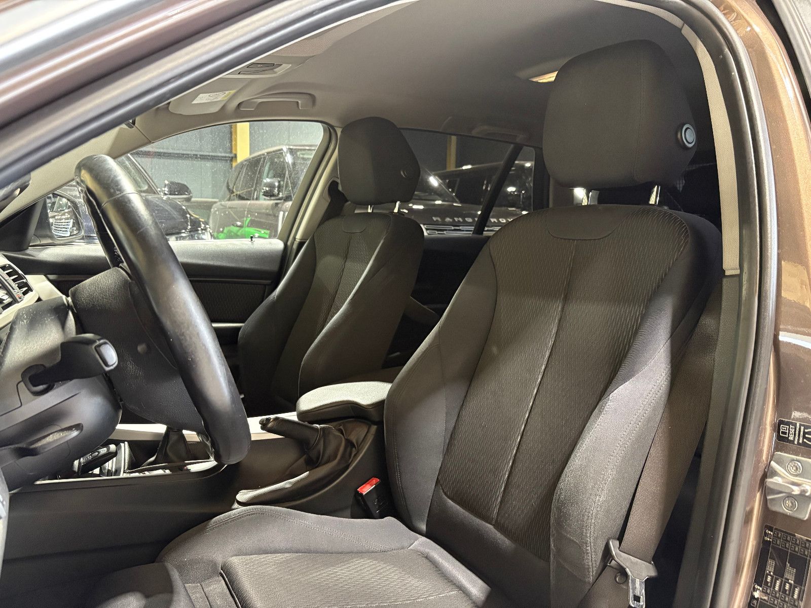 Fahrzeugabbildung BMW 325 Baureihe 3 Touring 325 d/NAVI/PDC/SHZ/KLIMA/