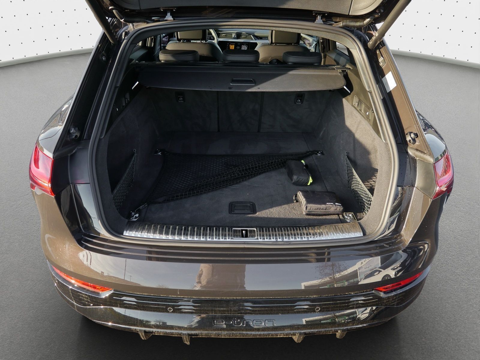 Audi Q8 e-tron - Bild 12