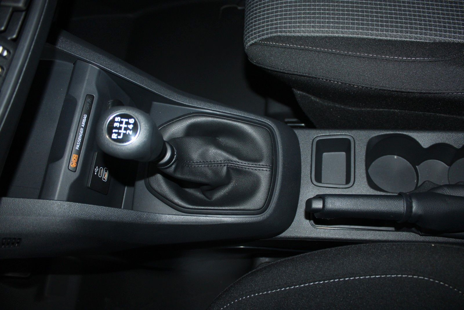 Fahrzeugabbildung Ford Transit Courier TREND Kasten KLIMA CAM WinterPak