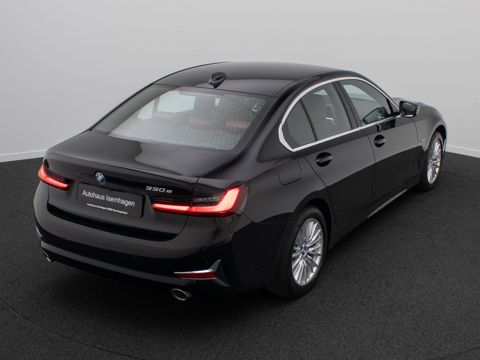 Fahrzeugabbildung BMW 330e LuxuryLine Kamera Laser HUD DAB HiFi Komfor