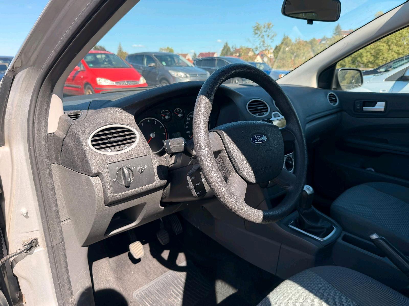 Ford Focus 2005 — photo 14