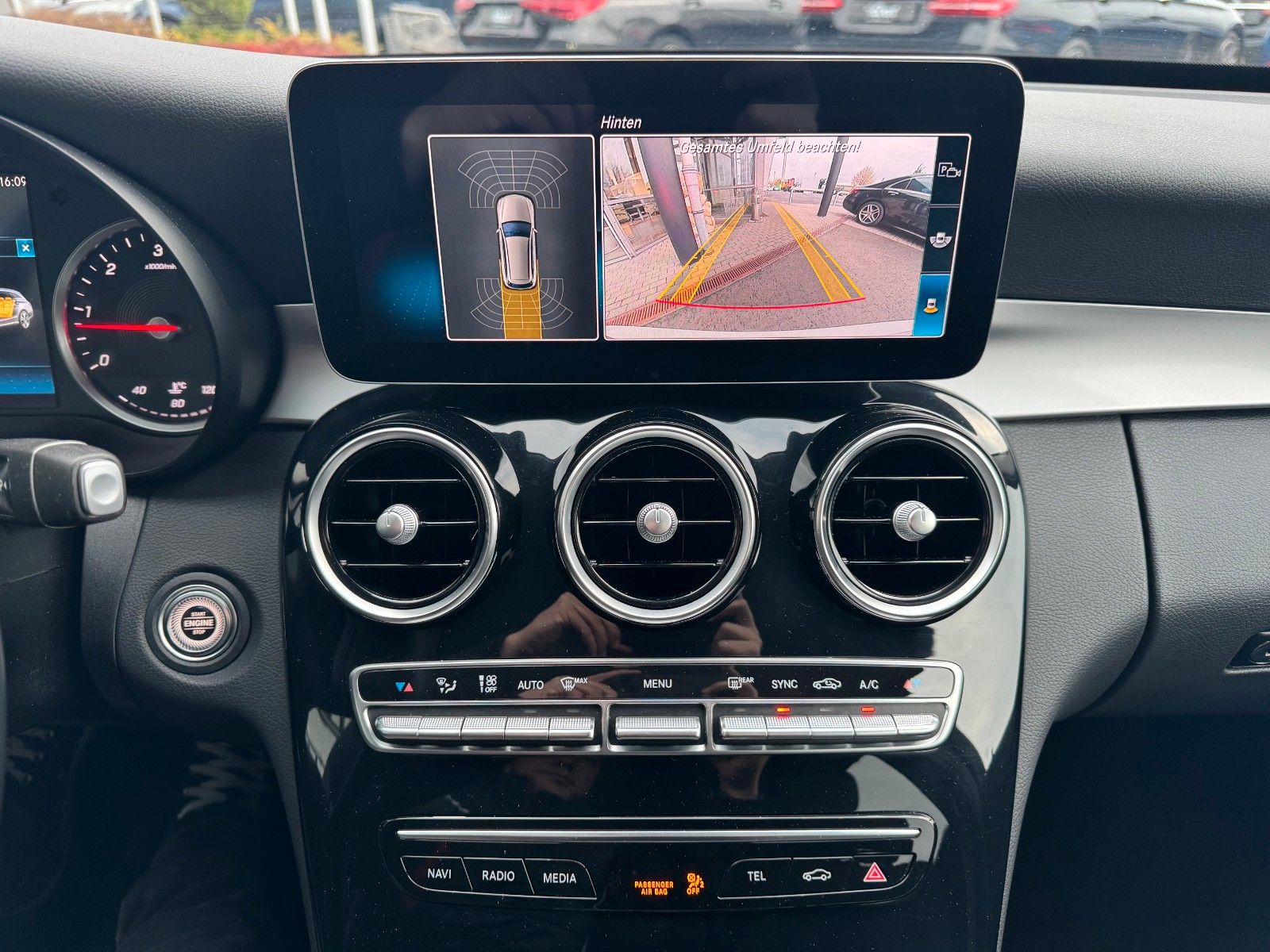 Fahrzeugabbildung Mercedes-Benz C 180d T LED+RKamera+SHZ+DAB