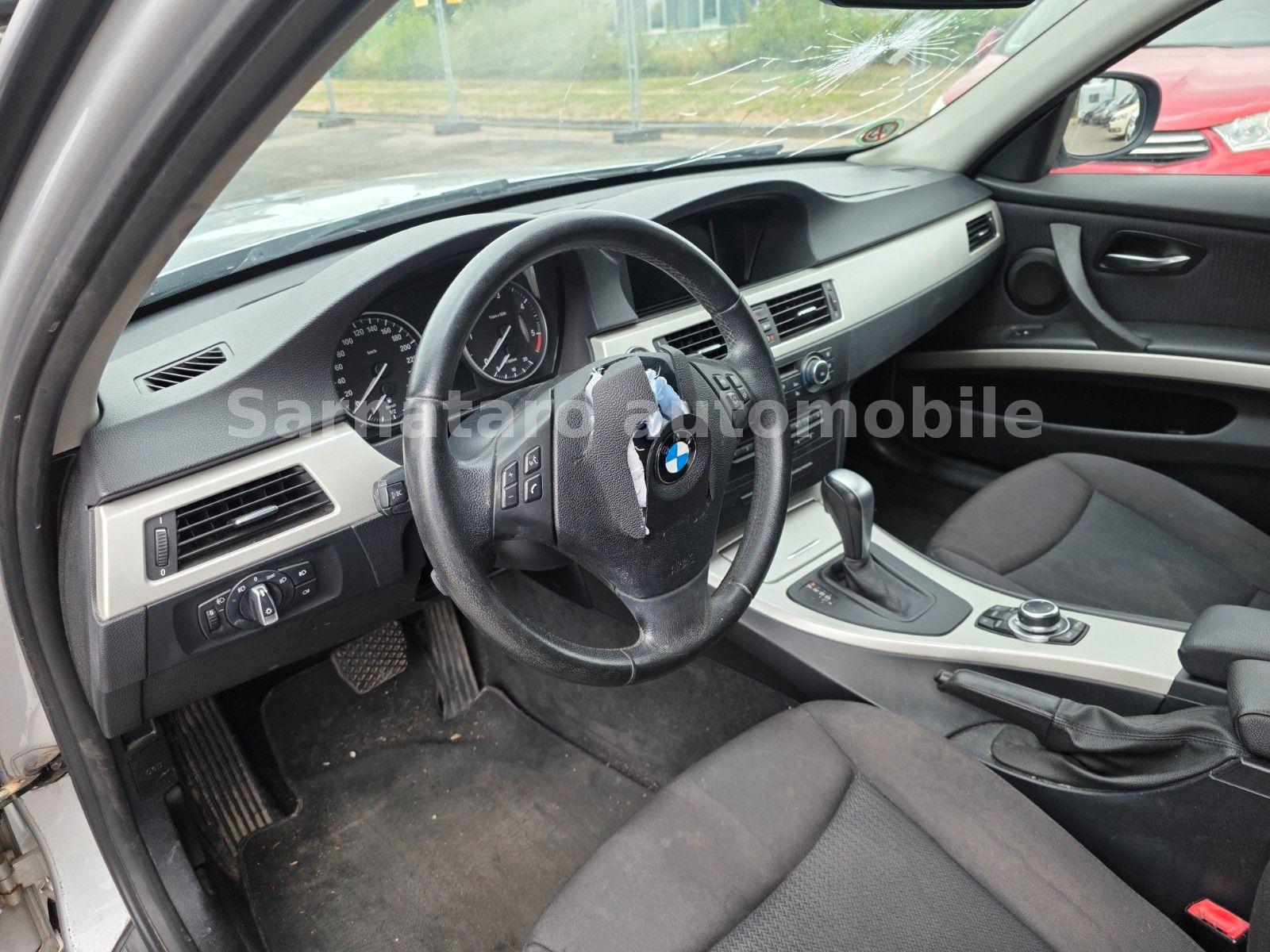 BMW 318 2012 — photo 15