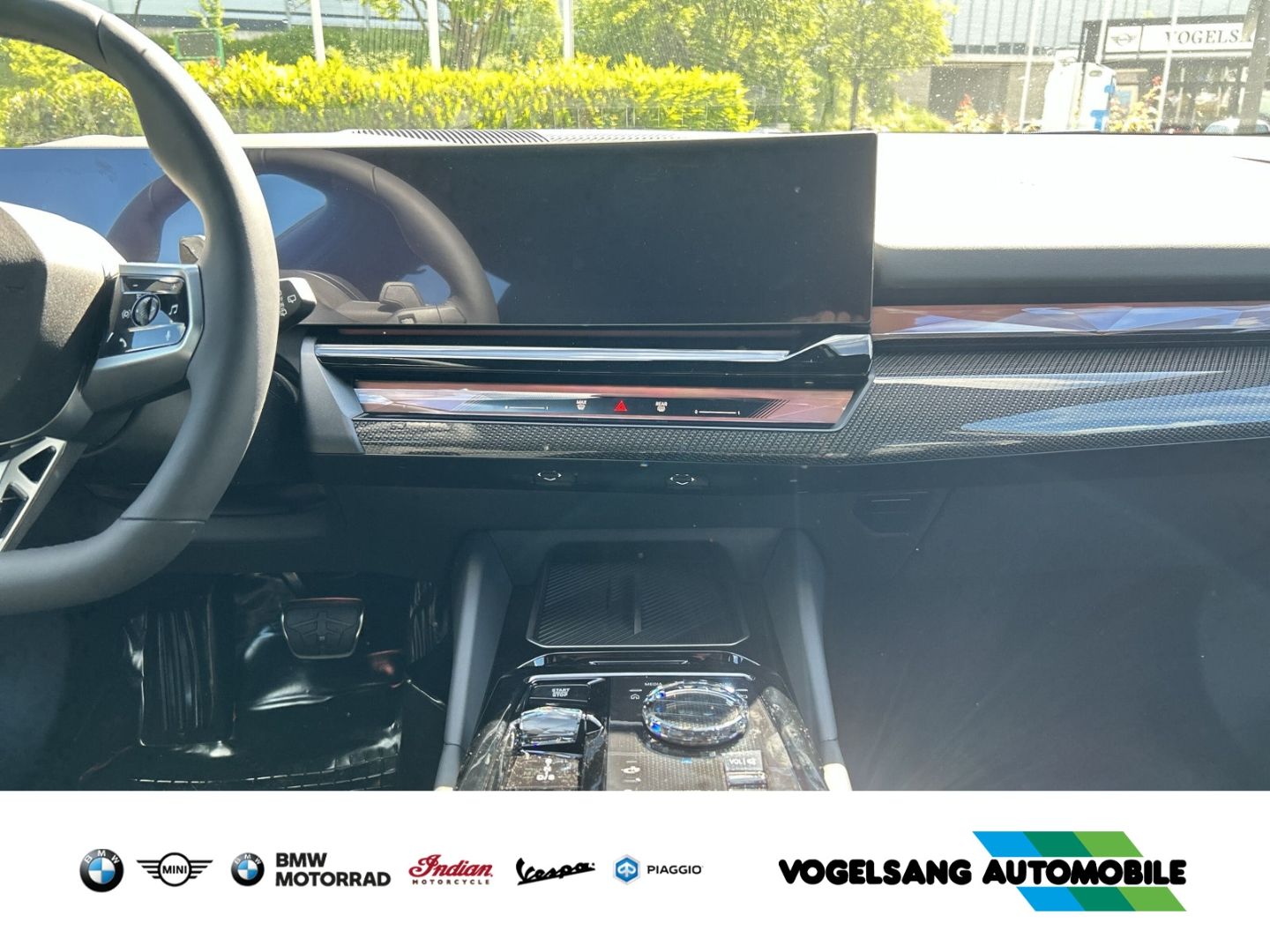Fahrzeugabbildung BMW 530 e Touring M Sport Pro Park-Assistent Plus 20