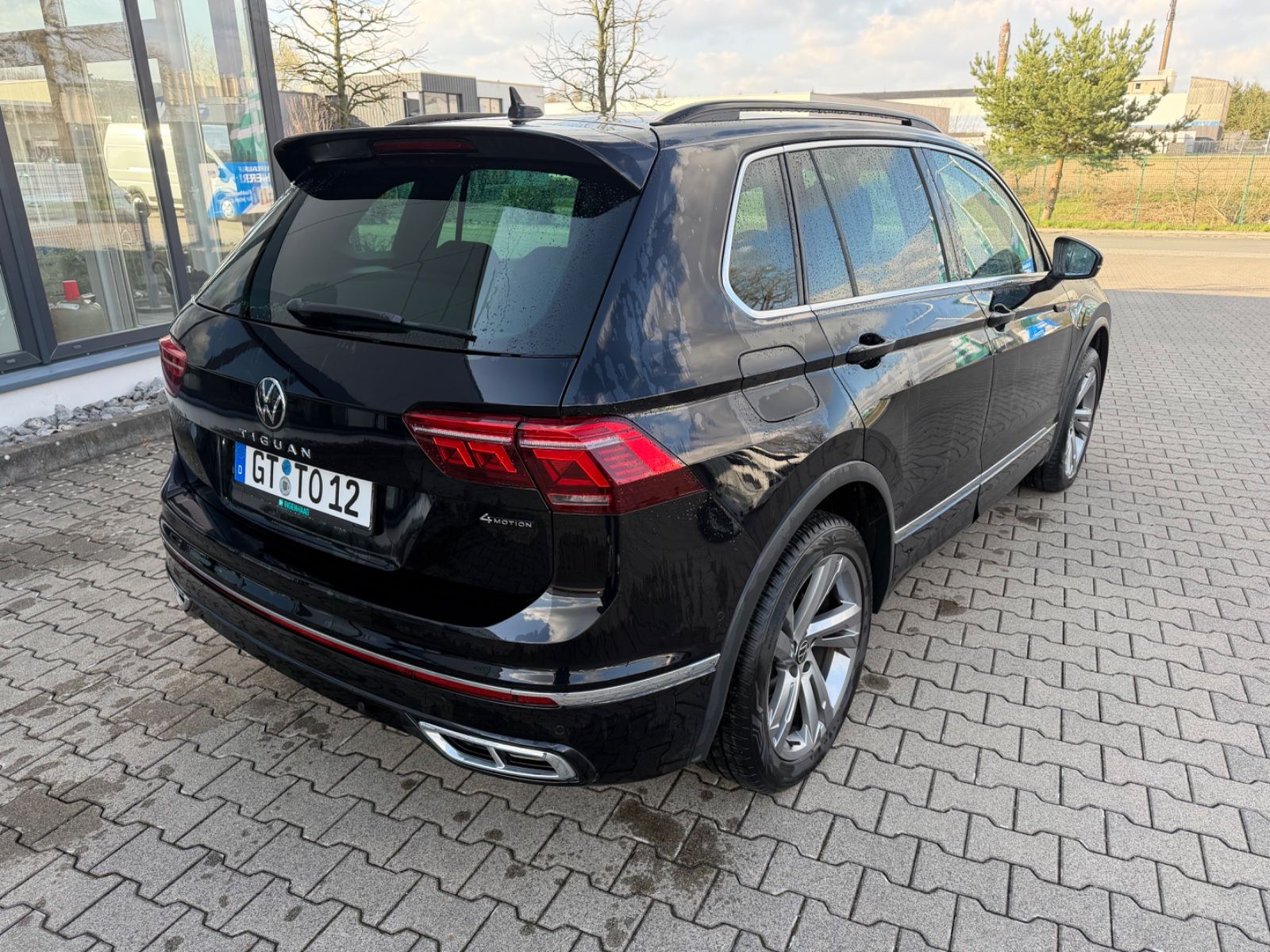Fahrzeugabbildung Volkswagen Tiguan R-Line 4Motion