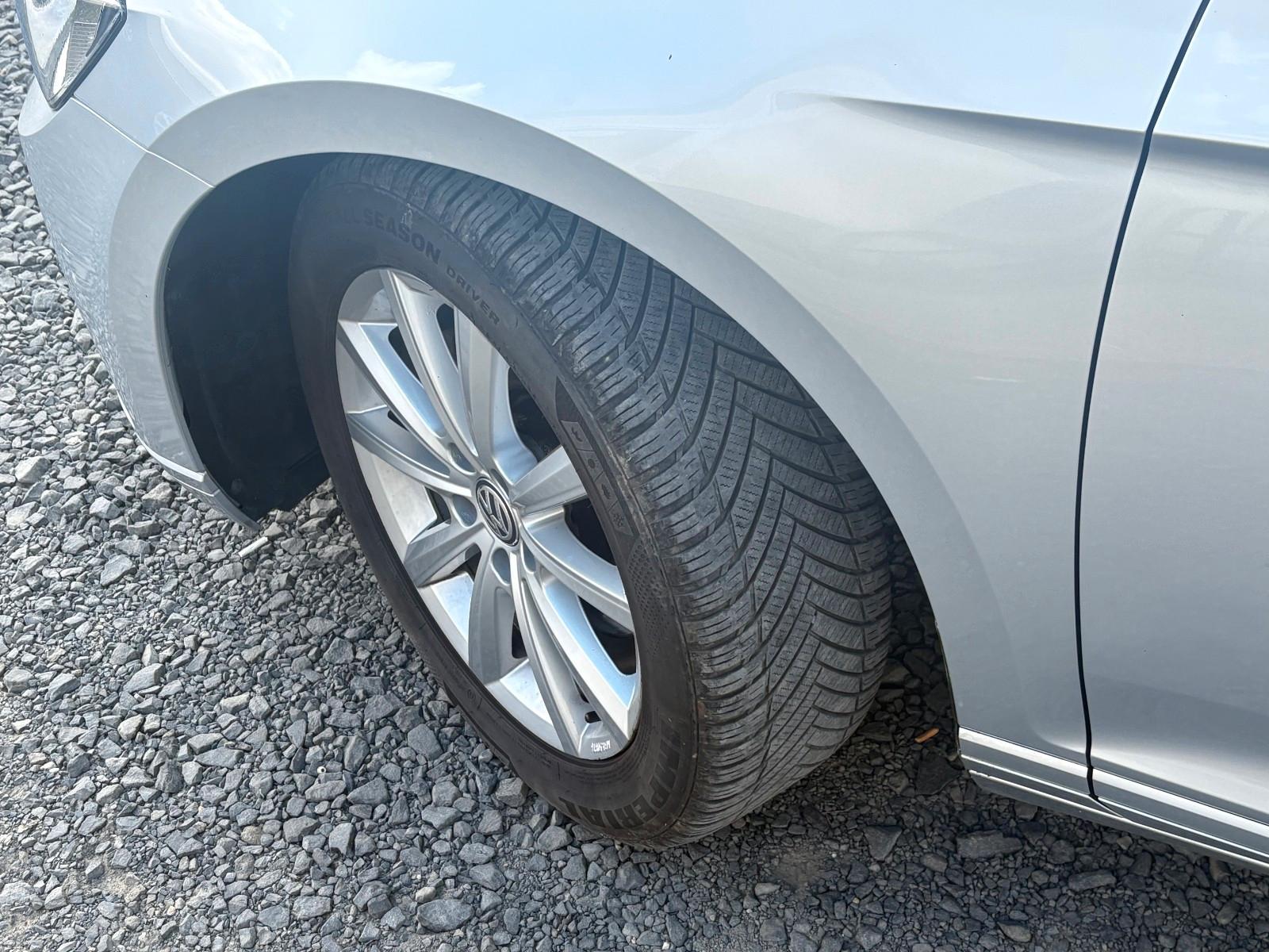 Volkswagen Passat Variant 2.0 TDI DSG Navi ACC SPORTSITZE