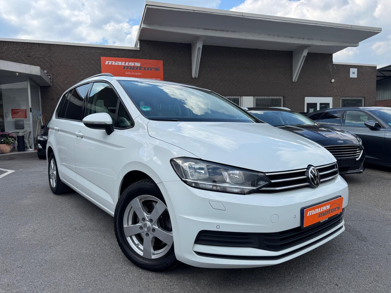 Volkswagen Touran Comfortline  LED PDC NAV - 6312