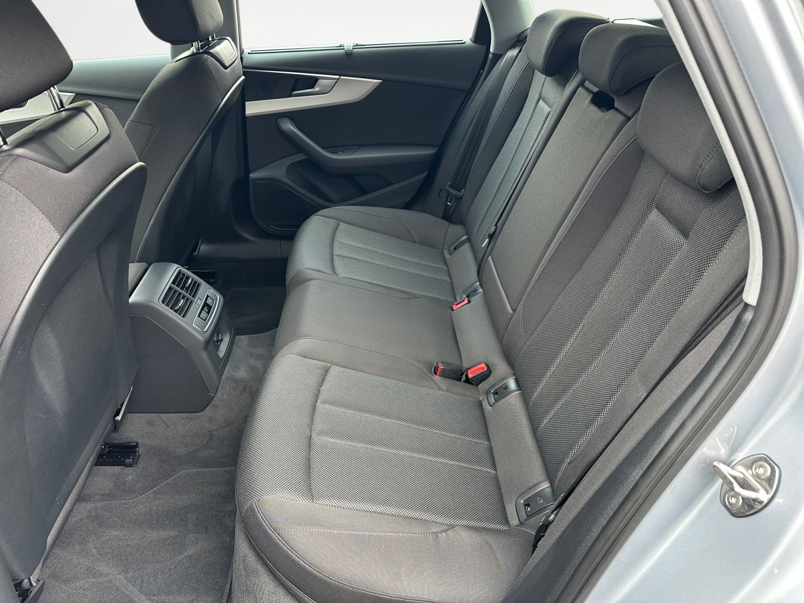Audi A4 - Bild 9