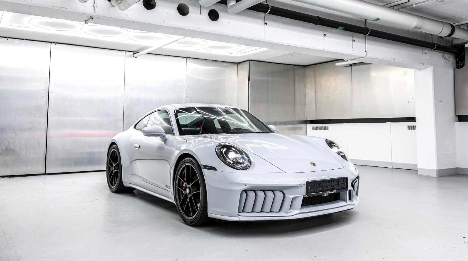 Porsche 992 GTS T-Hybrid 18 Wege GTS Paket Lift Carbon