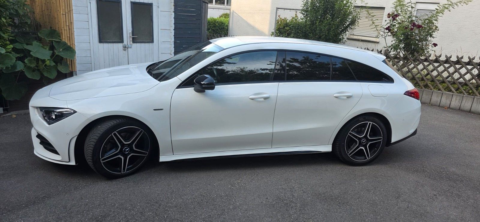 MERCEDES-BENZ CLA 180 Shooting Brake AMG Line Edition 2020