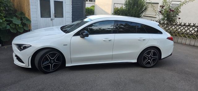 MERCEDES-BENZ CLA 180 Shooting Brake AMG Line Edition 2020