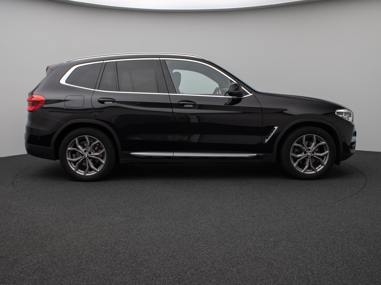 Fahrzeugabbildung BMW X3 xD20d xLine Panorama 360°DAB HiFi AHK Komfort