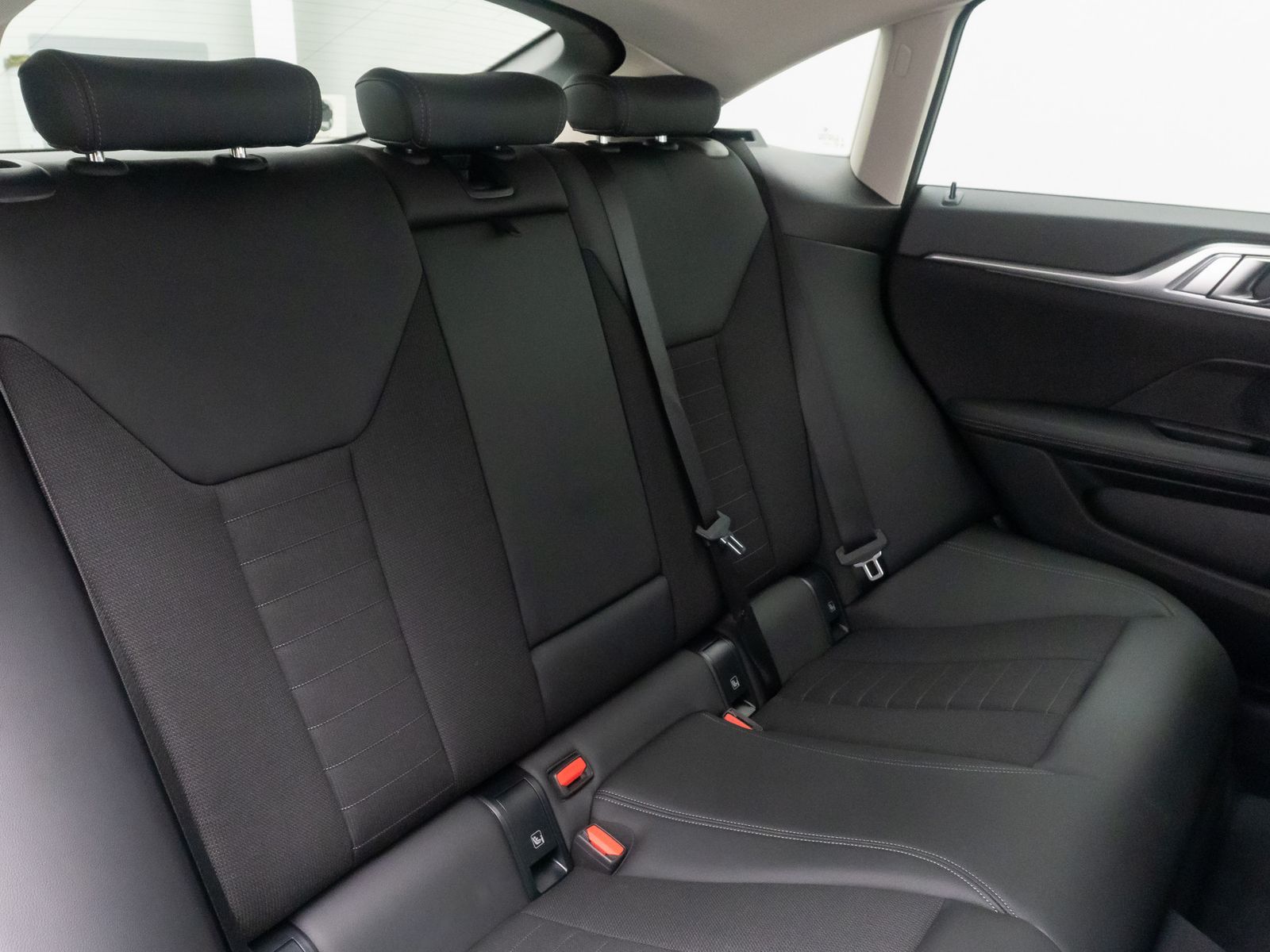 Fahrzeugabbildung BMW i4 eD40 Gran Coupe DAB Kamera Widscreen Sportstz