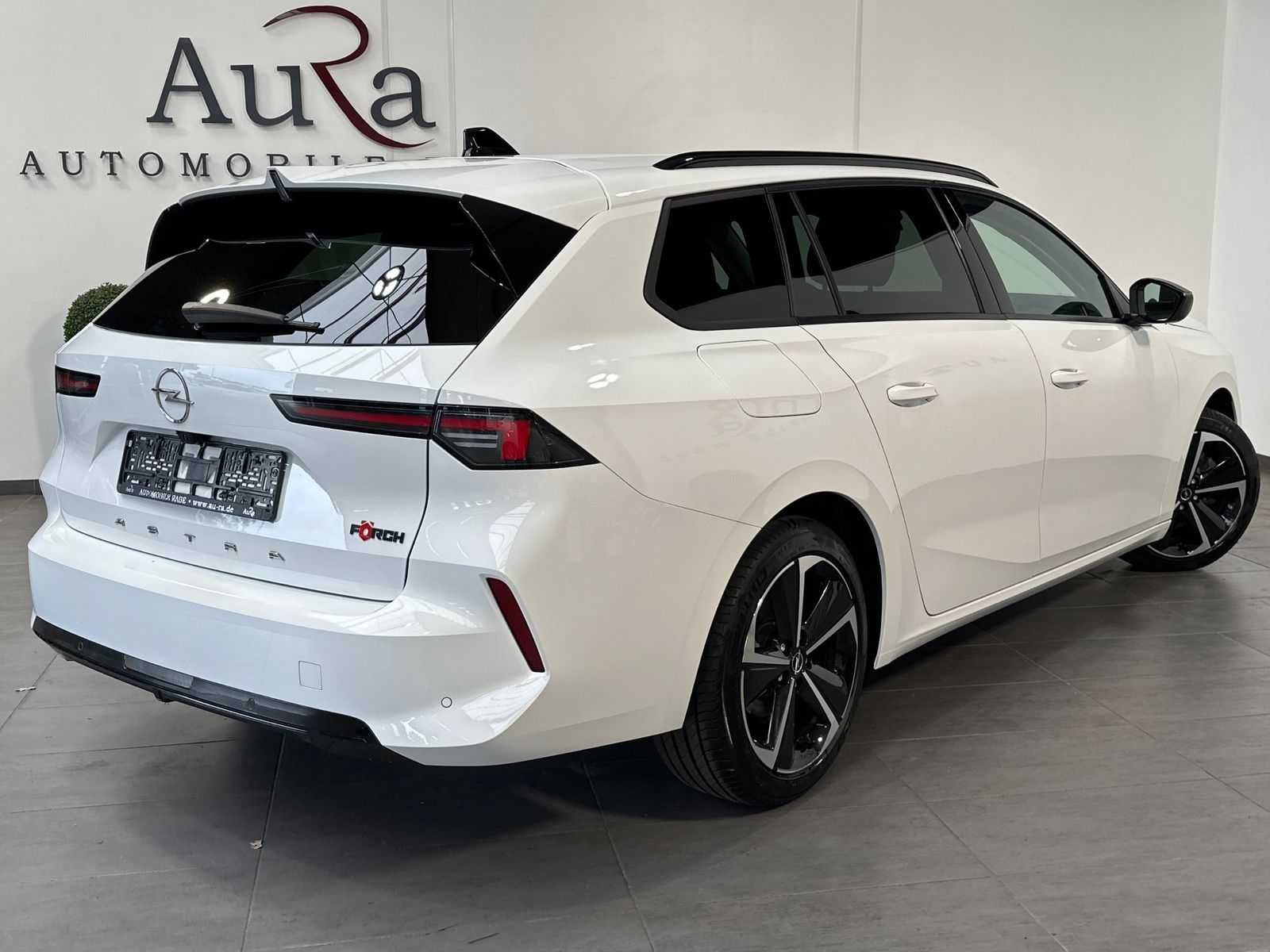 Fahrzeugabbildung Opel Astra SpT 1.5 D Elegance Aut. NAV+LED+KAMERA+SHZ